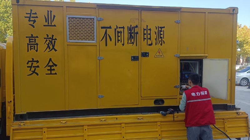 民和柴油发电机组和UPS电源配合使用时，如何避免切换过程中的电力中断？